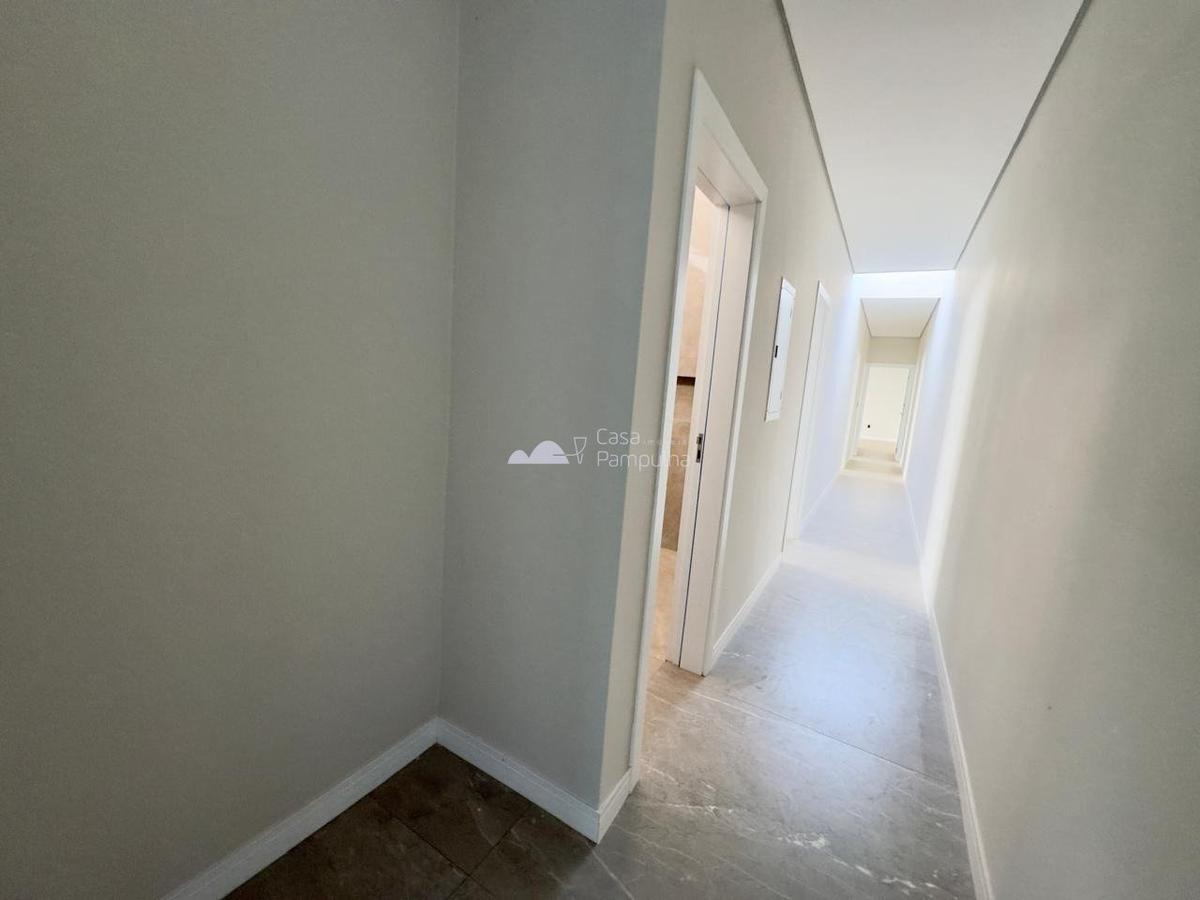 Casa, Trevo, 4 Quartos, 3 Vagas, 3 Suítes