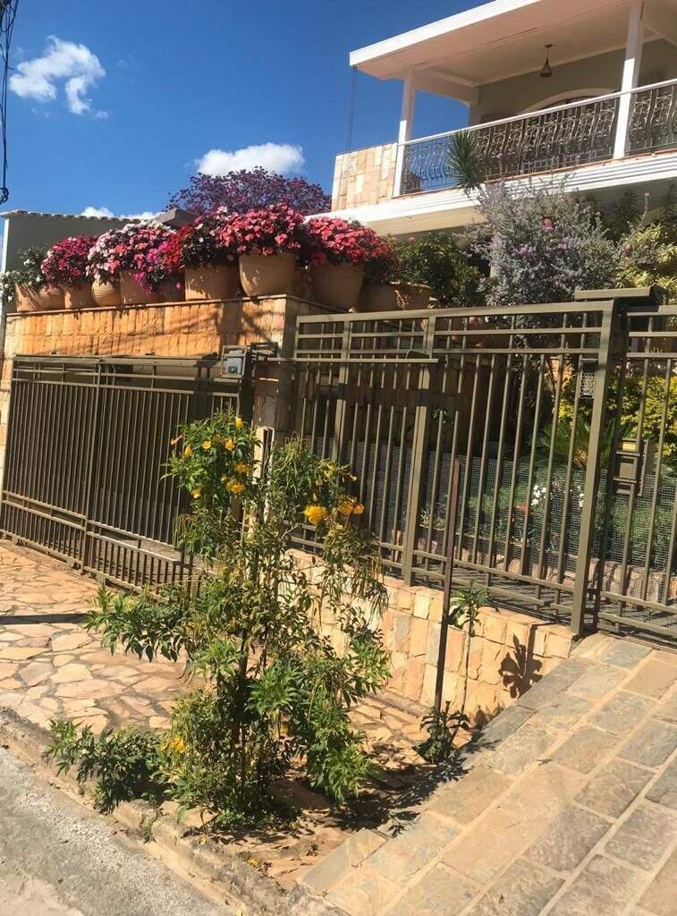 Casa, Esplanada, 4 Quartos, 5 Vagas, 2 Suítes