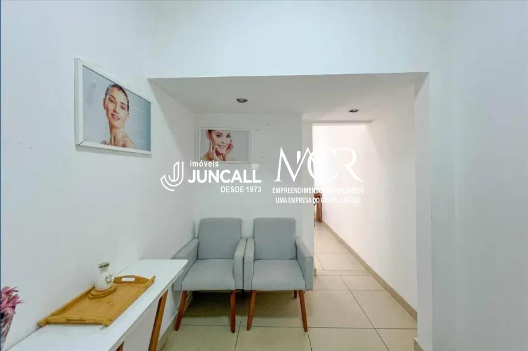 Sala, Centro