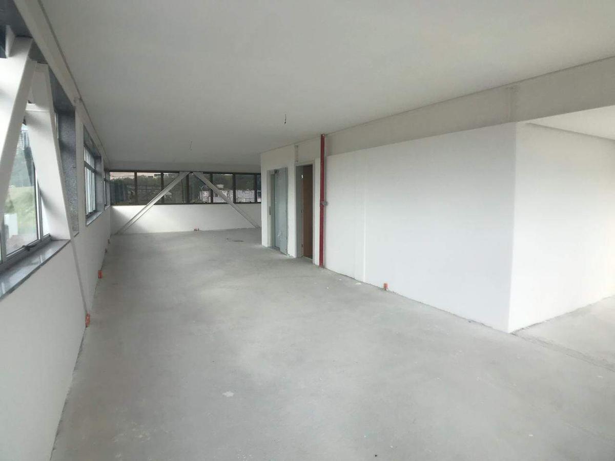 Prédio, Santa Lúcia, 32 Vagas