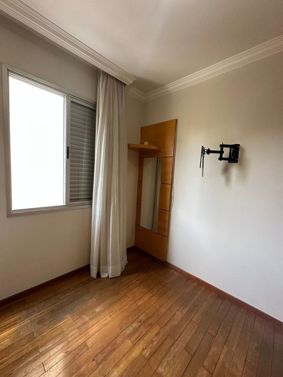 Apartamento, Funcionários, 2 Quartos, 2 Vagas