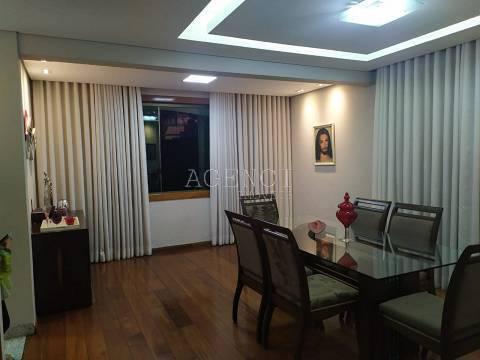 Casa, Camargos, 4 Quartos, 0 Vaga, 2 Suítes