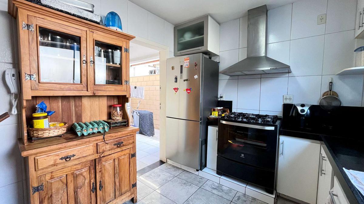 Casa, Buritis, 4 Quartos, 2 Vagas, 1 Suíte