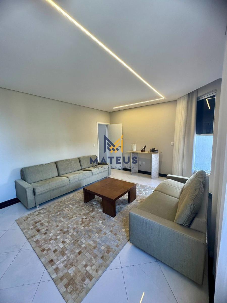 Casa, Castelo, 4 Quartos, 4 Vagas, 2 Suítes