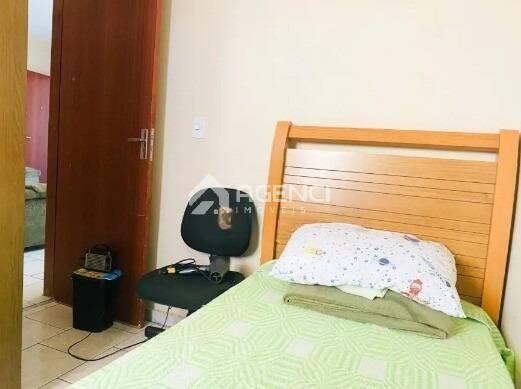 Apartamento, João Pinheiro, 2 Quartos, 0 Vaga, 0 Suíte