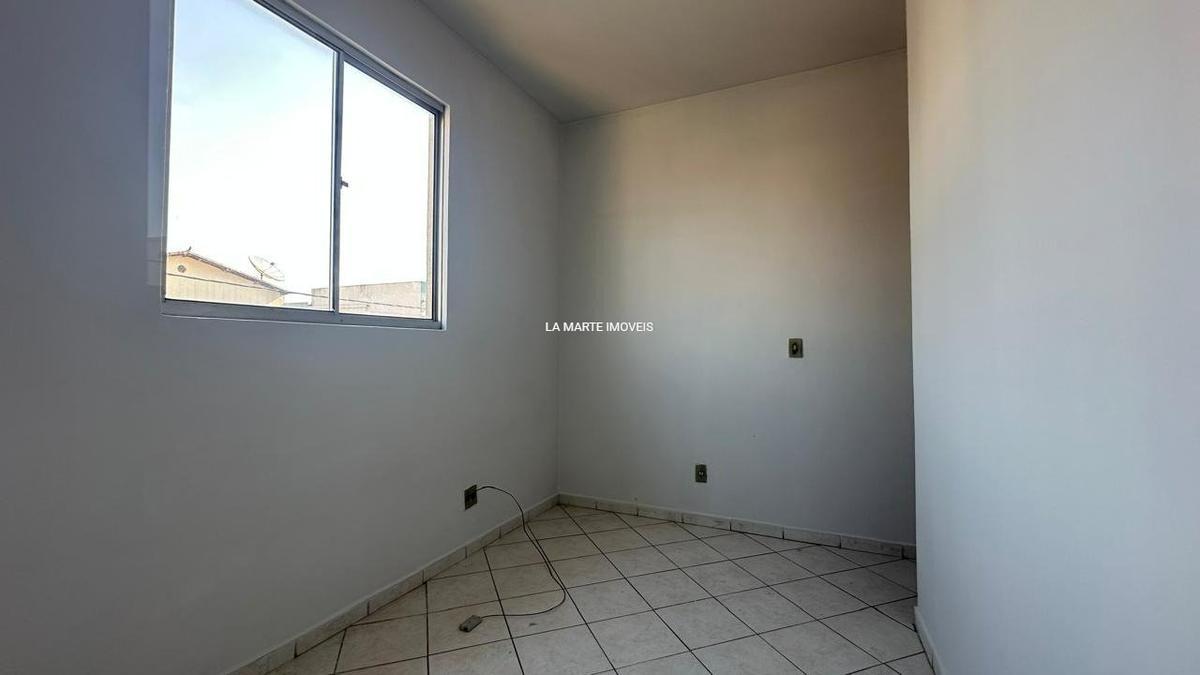 Casa, Fonte Grande, 2 Quartos, 1 Vaga