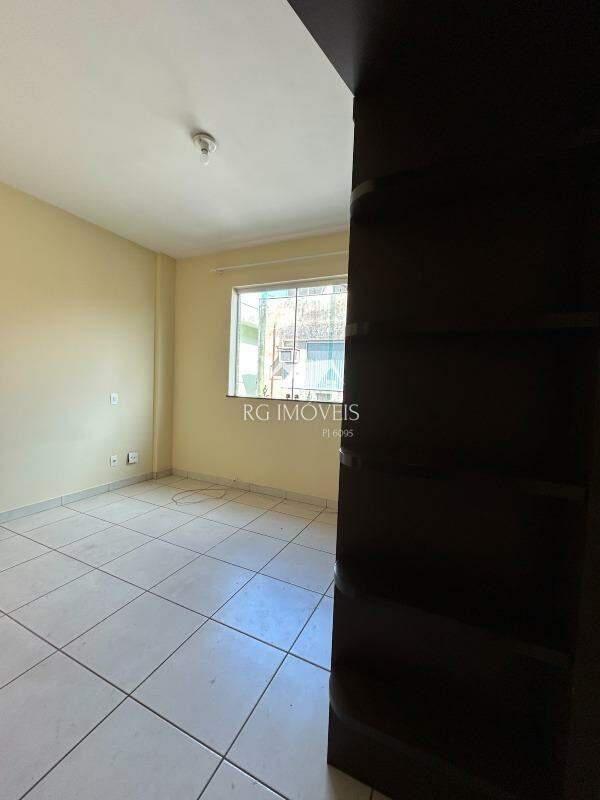 Apartamento, Barreiro, 4 Quartos, 2 Vagas, 1 Suíte