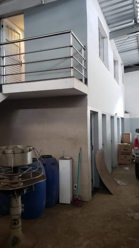 Galpão, Das Industrias I (barreiro), 0 Quarto, 0 Vaga