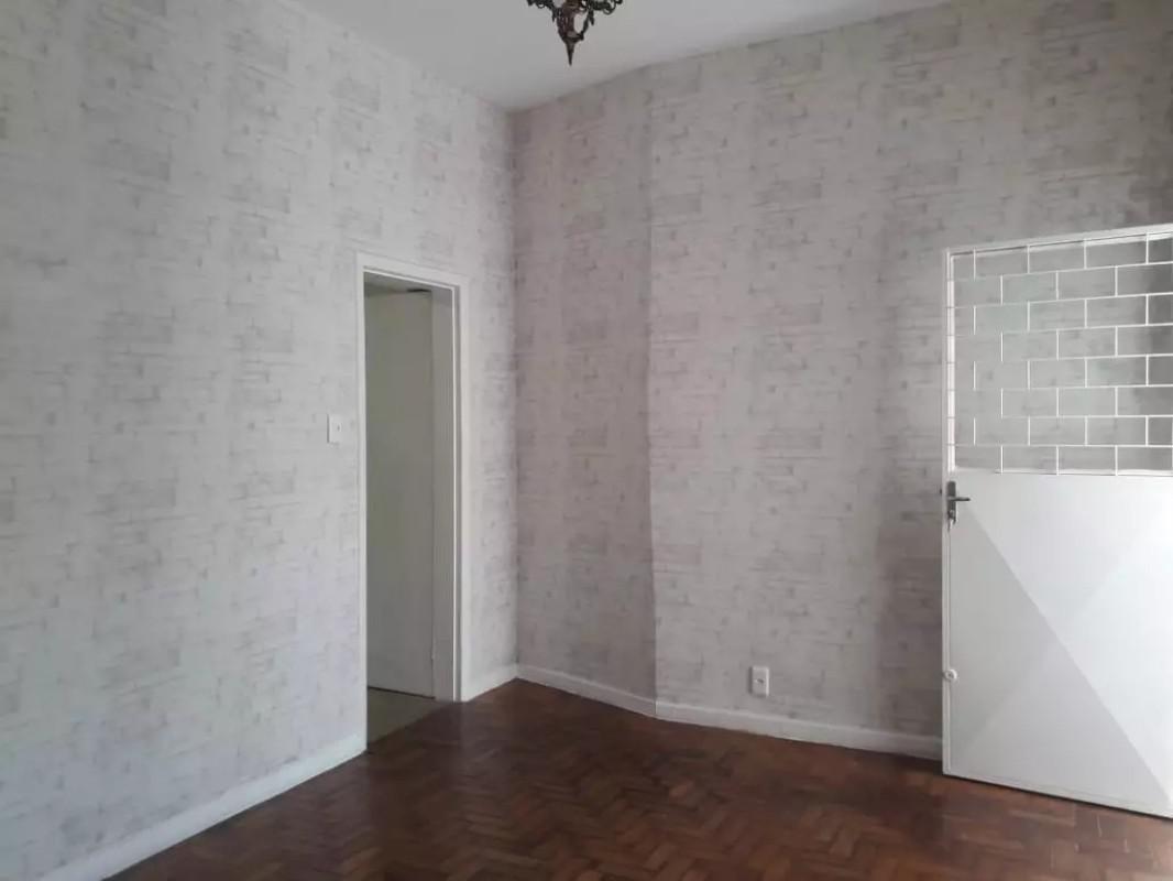 Casa Comercial, Prado, 2 Quartos, 0 Vaga