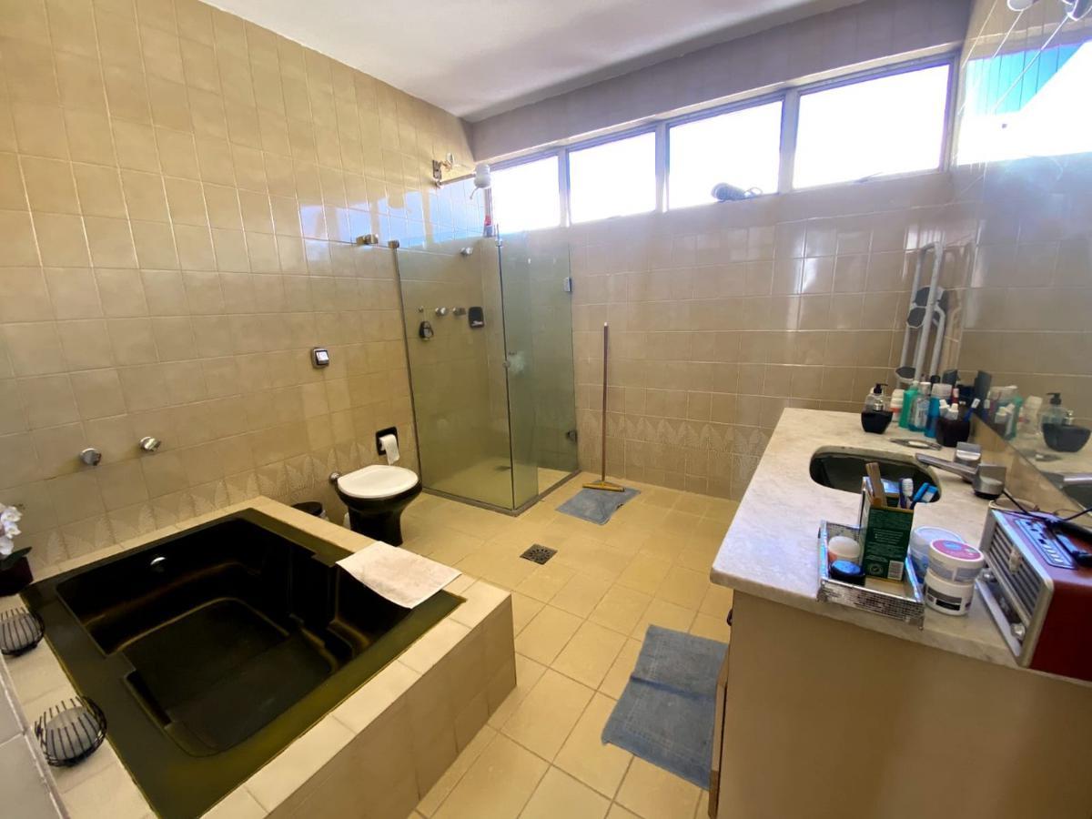 Casa, São José, 6 Quartos, 4 Vagas, 2 Suítes