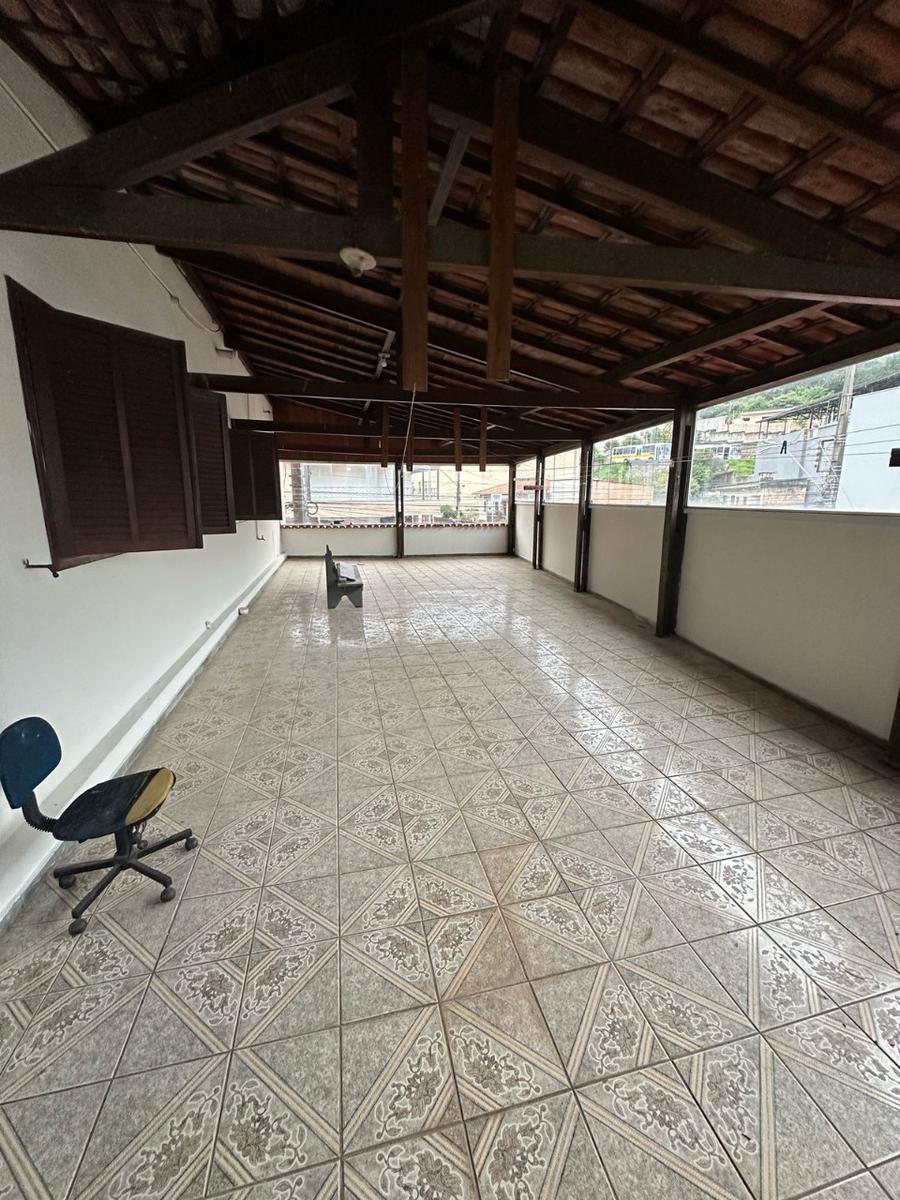 Casa, Centro, 4 Quartos, 0 Vaga