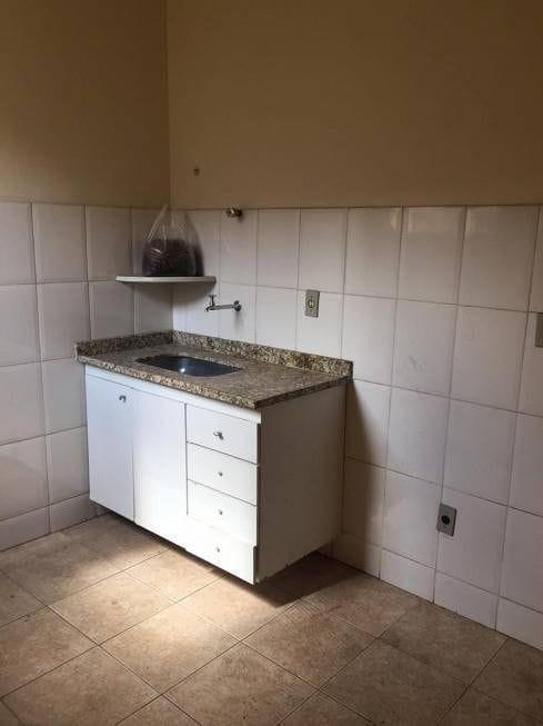 Casa Comercial, Barroca, 3 Quartos, 0 Vaga