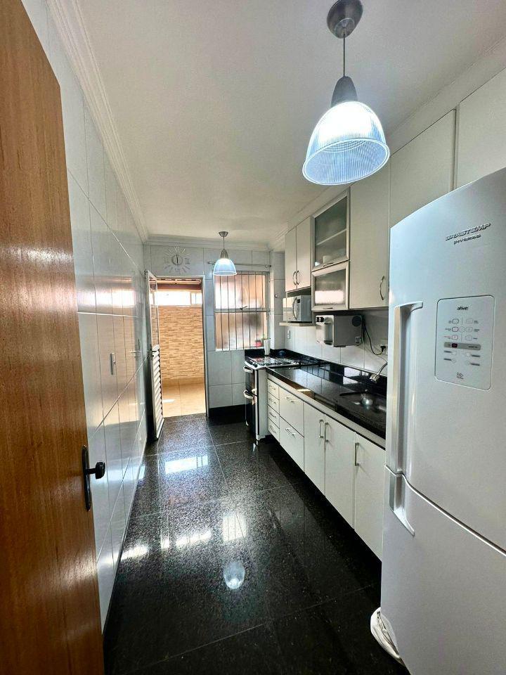 Apartamento, Sagrada Família, 3 Quartos, 2 Vagas, 1 Suíte