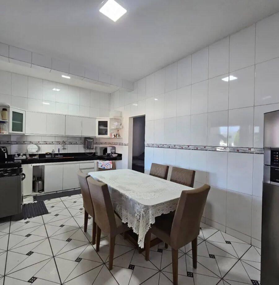 Casa, Júlia Kubitschek, 5 Quartos, 4 Vagas, 2 Suítes