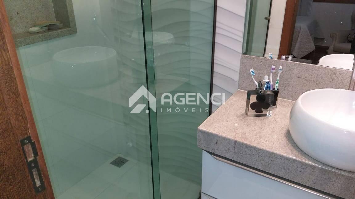 Casa, Camargos, 4 Quartos, 0 Vaga, 2 Suítes