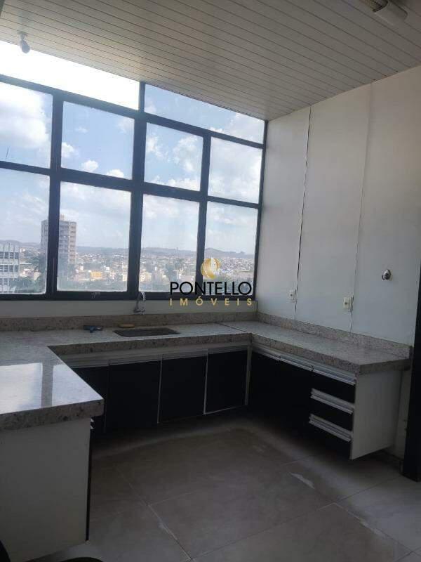 Sala, Centro, 0 Quarto, 0 Vaga, 1 Suíte