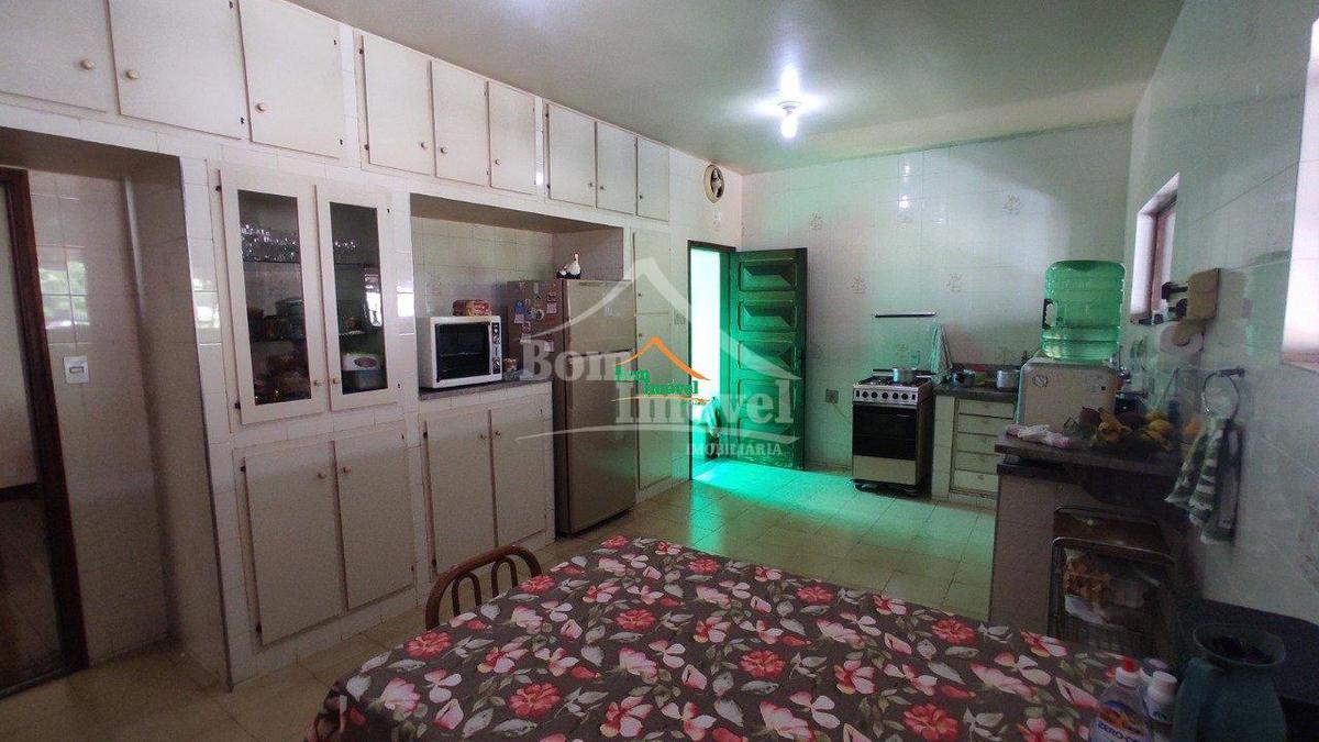 Casa, Centro, 3 Quartos, 3 Vagas, 1 Suíte