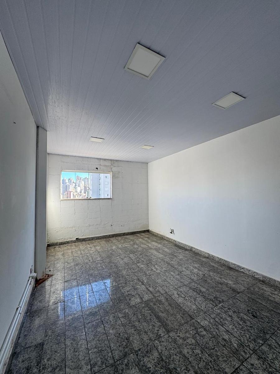Andar, Estoril, 0 Quarto, 2 Vagas