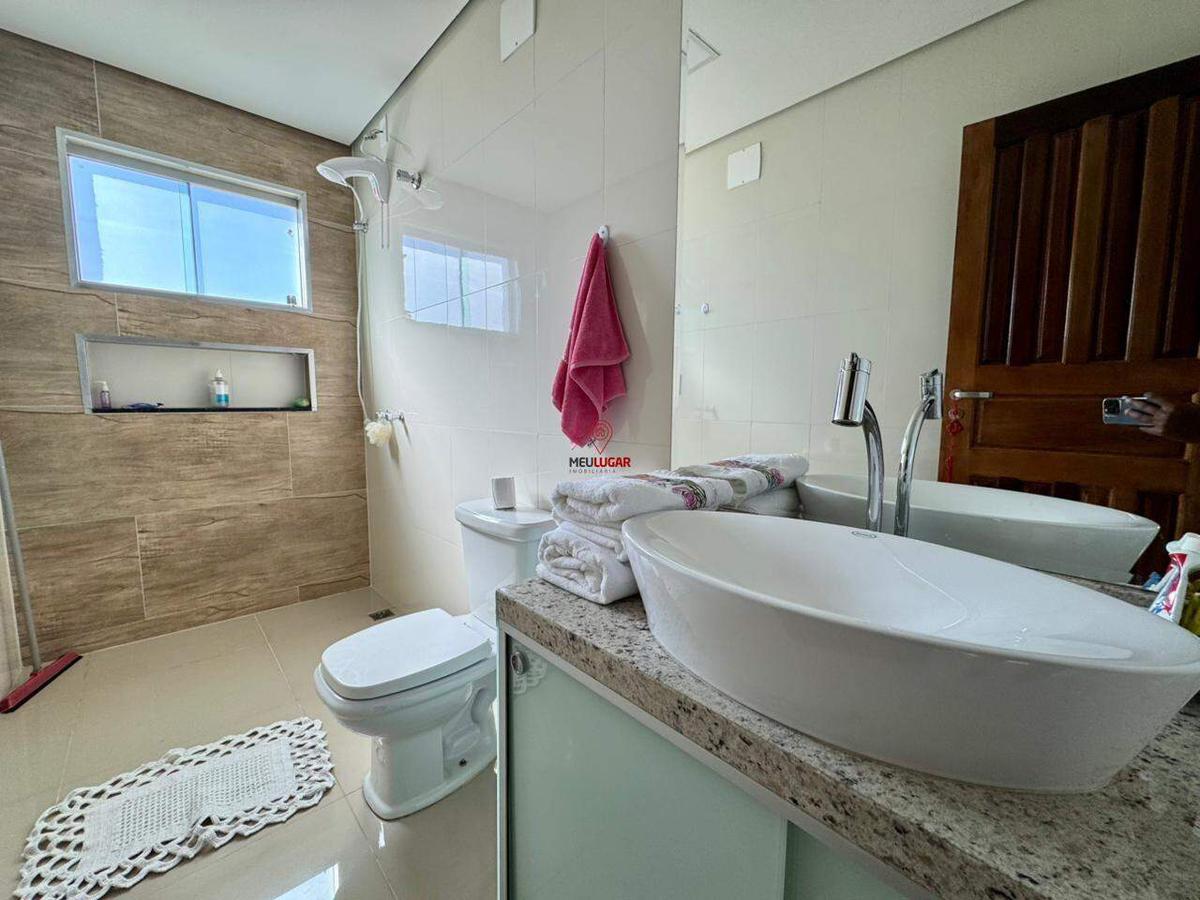 Casa, Miramar (barreiro), 4 Quartos, 3 Vagas, 1 Suíte
