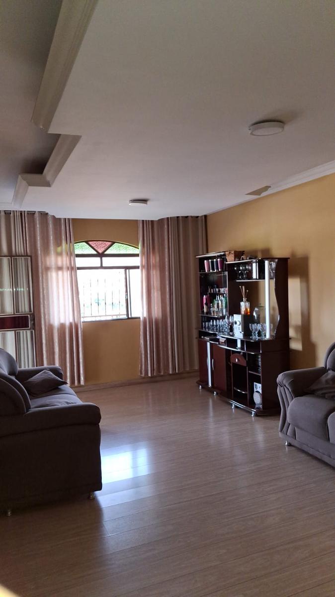 Casa, Industrial, 3 Quartos, 6 Vagas, 1 Suíte