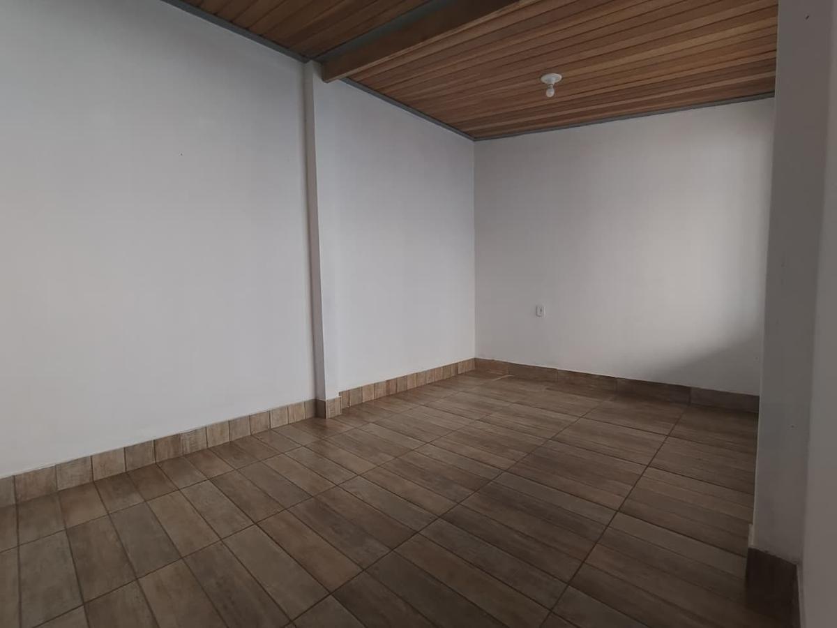 Casa, Centro, 4 Quartos, 0 Vaga