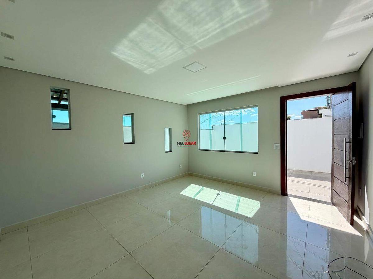 Casa, Masterville, 3 Quartos, 3 Vagas, 1 Suíte