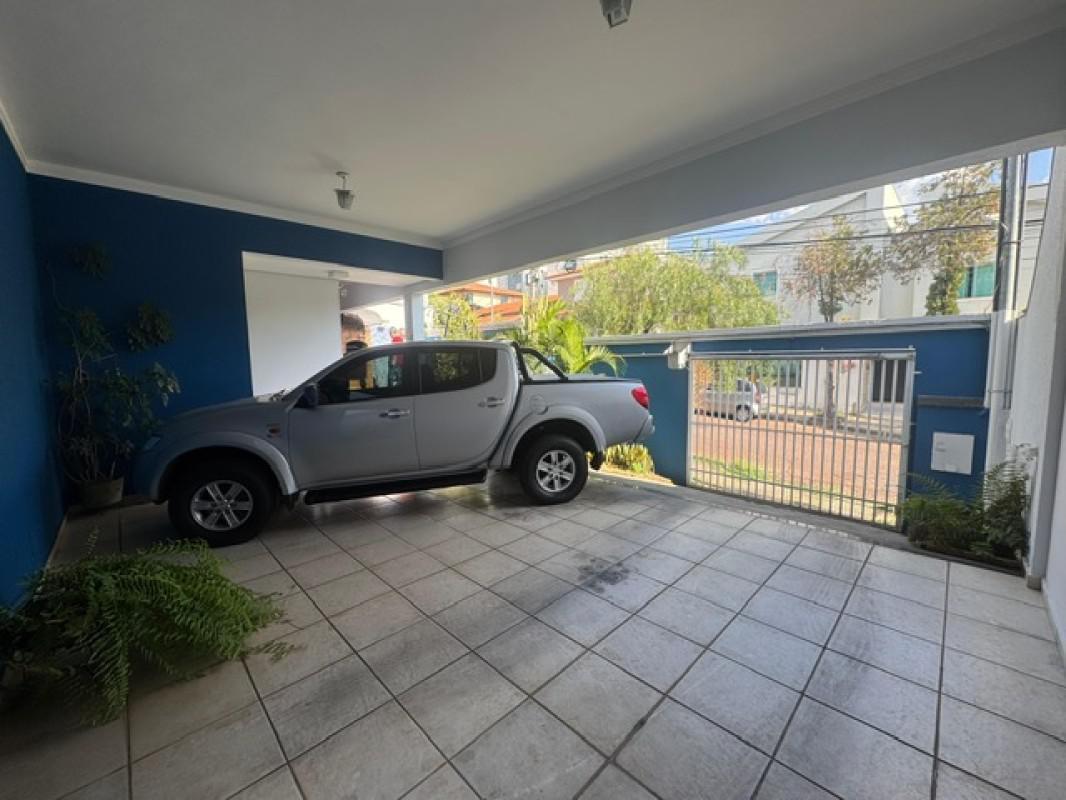 Casa, Castelo, 4 Quartos, 3 Vagas, 1 Suíte