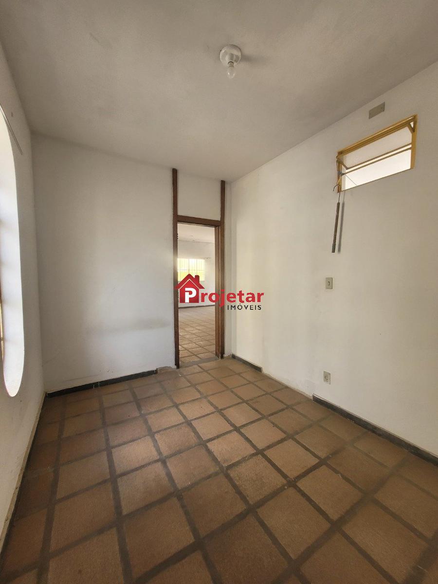 Galpão, Nova Floresta, 0 Quarto, 20 Vagas