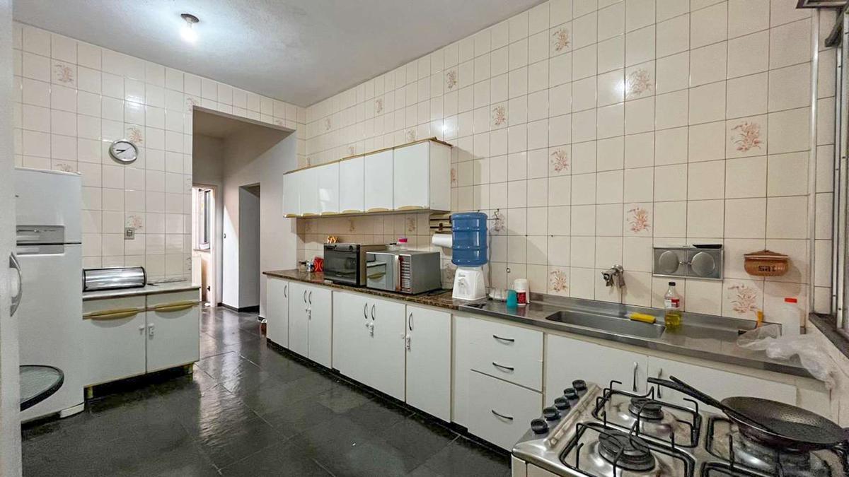 Casa, Santa Terezinha, 4 Quartos, 5 Vagas, 1 Suíte