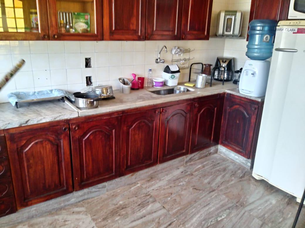 Casa Comercial, Letícia, 4 Quartos, 10 Vagas, 2 Suítes