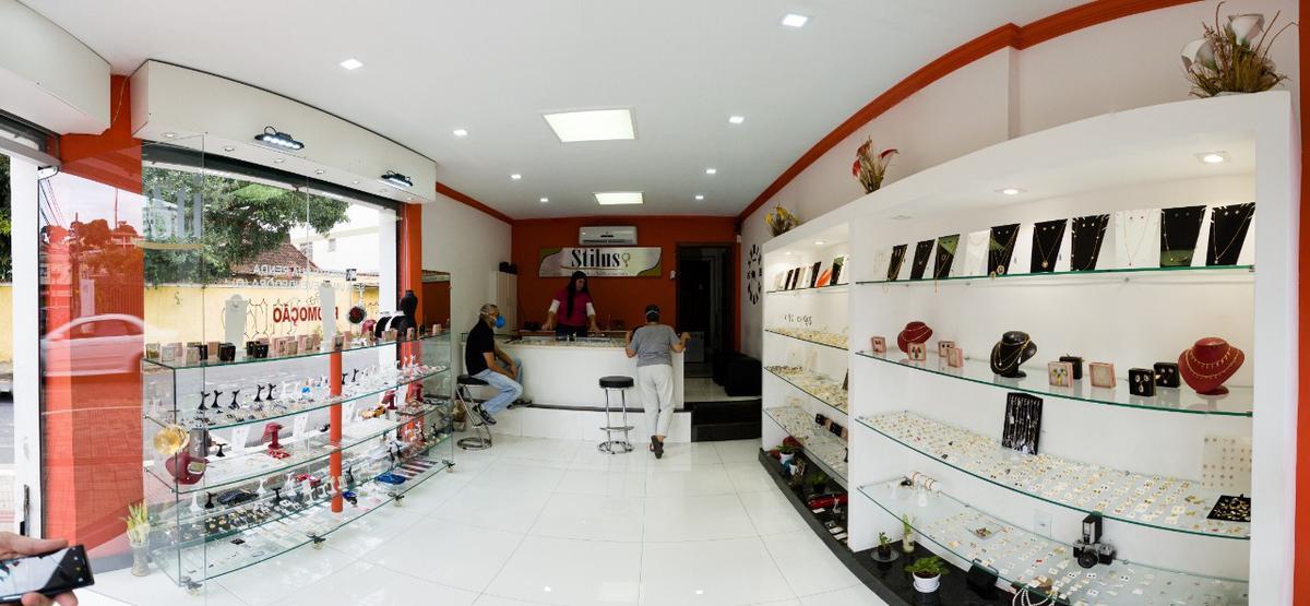 Casa Comercial, Coração Eucarístico, 2 Quartos, 4 Vagas, 10 Suítes