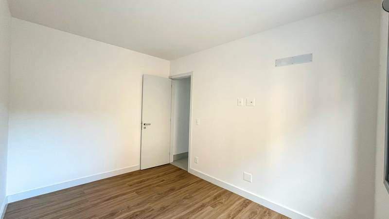 Apartamento, Sagrada Família, 3 Quartos, 2 Vagas, 1 Suíte