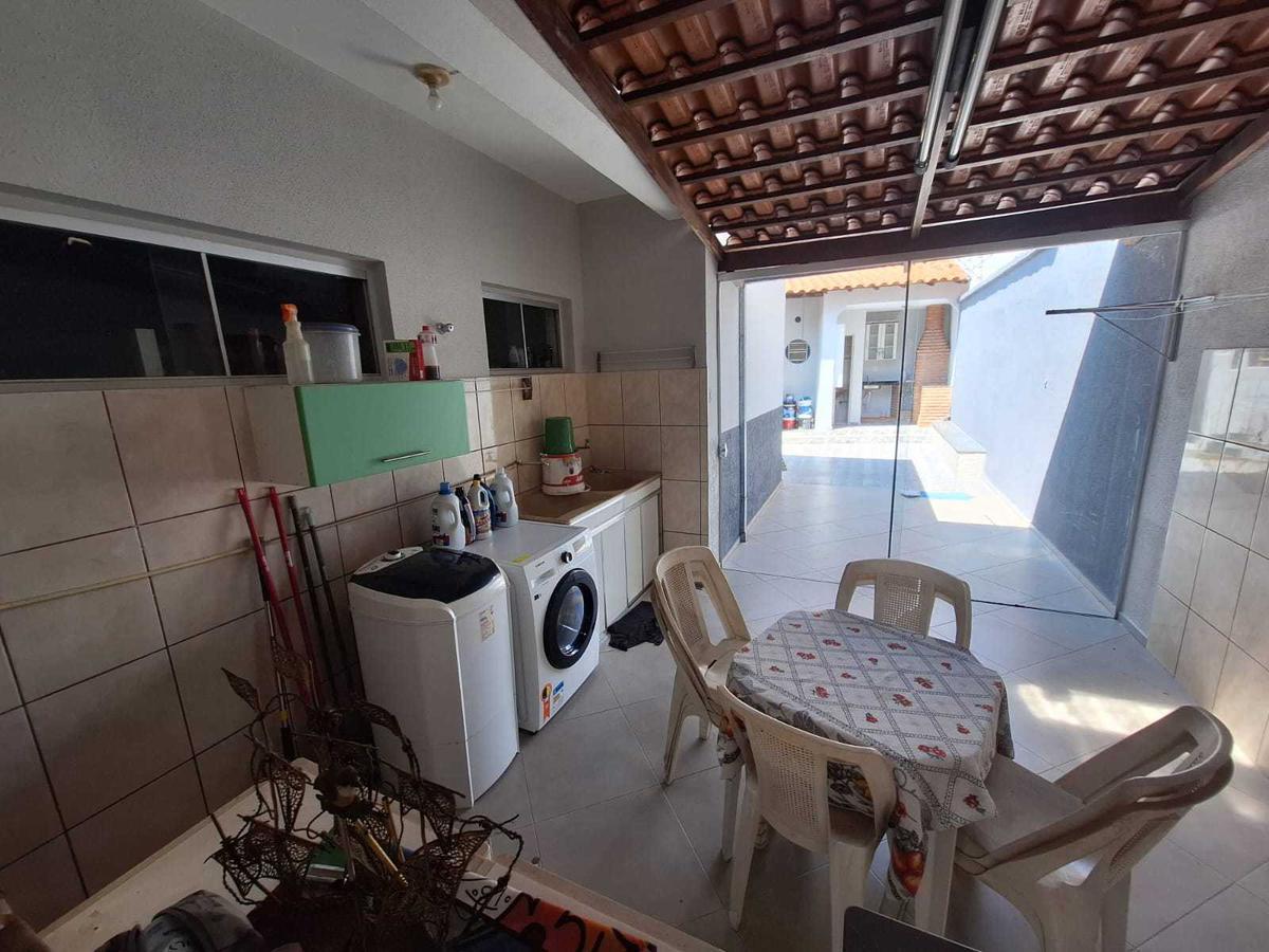 Casa, Jardim Riacho das Pedras, 3 Quartos, 8 Vagas, 2 Suítes