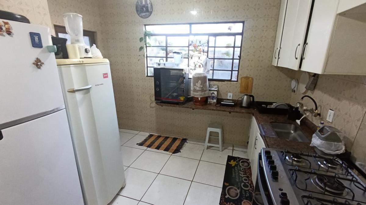 Casa, Caiçaras, 3 Quartos, 4 Vagas, 1 Suíte