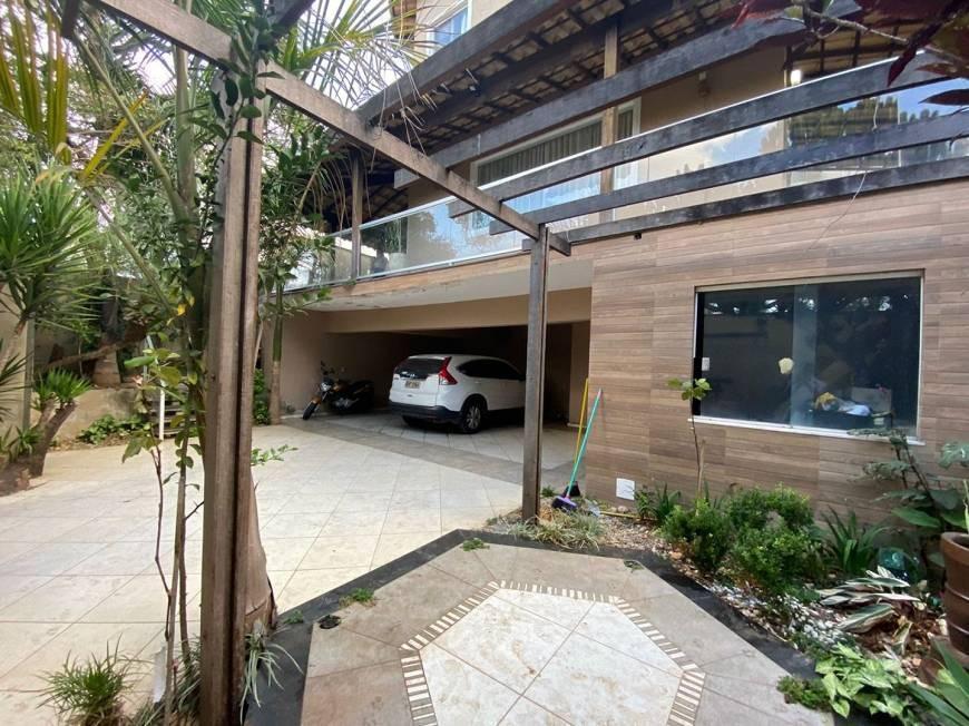 Casa, Trevo, 4 Quartos, 5 Vagas, 2 Suítes