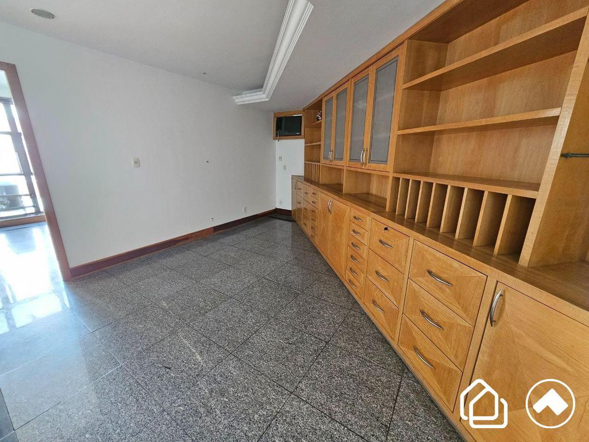 Sala, Centro