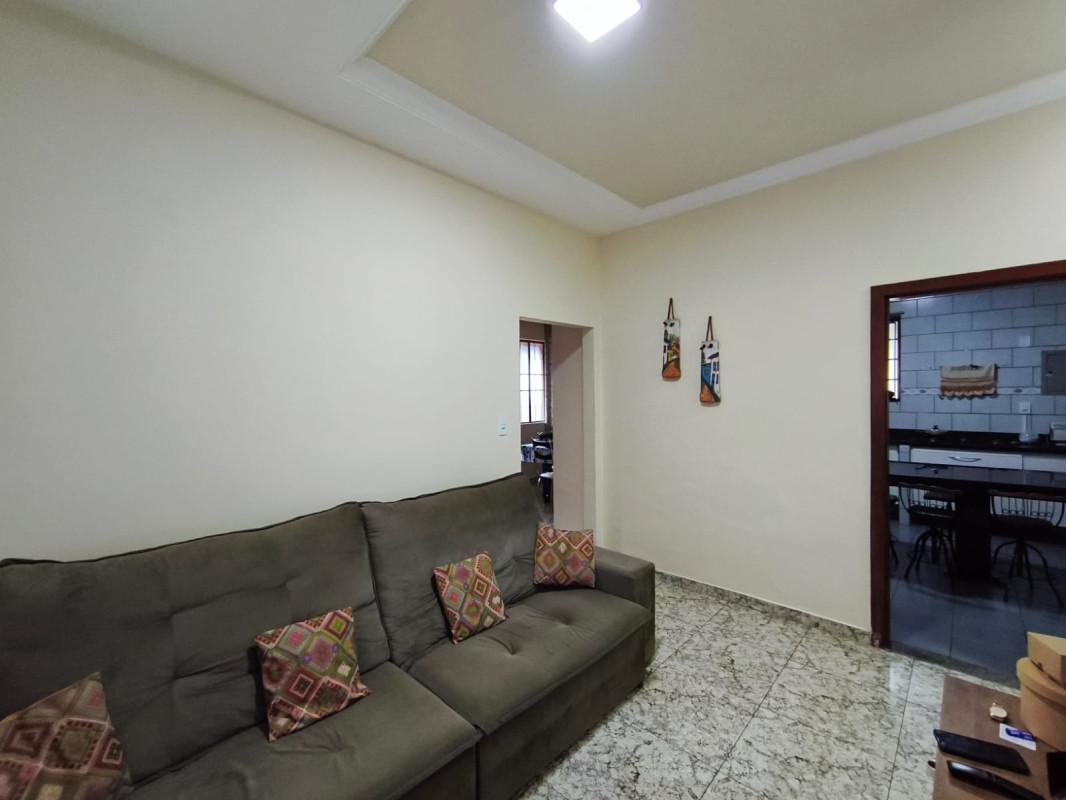 Casa, Jardim Riacho das Pedras, 3 Quartos, 4 Vagas, 1 Suíte