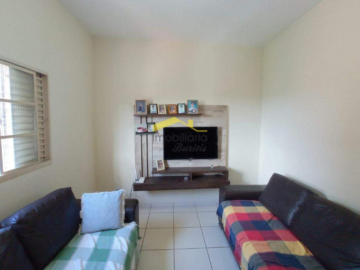 Casa, Milionários, 4 Quartos, 4 Vagas, 1 Suíte