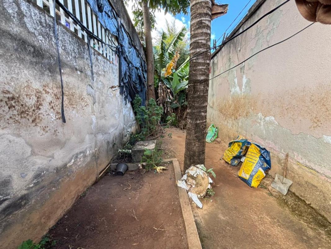 Casa, Cachoeirinha, 3 Quartos, 12 Vagas, 1 Suíte