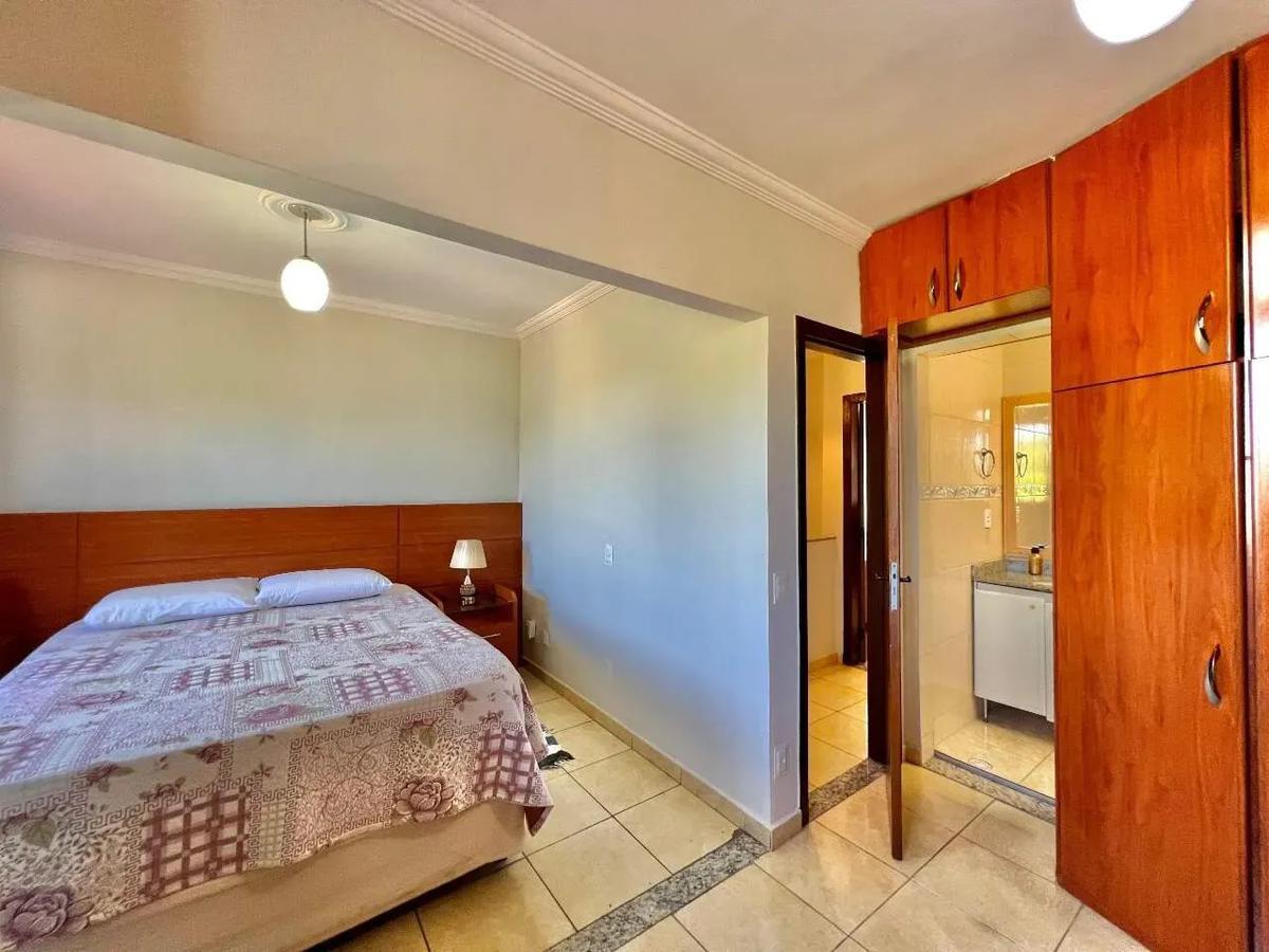 Casa, Santa Branca, 2 Quartos, 2 Vagas, 2 Suítes