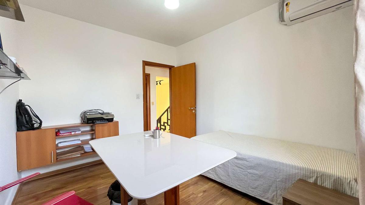 Casa, Castelo, 5 Quartos, 3 Vagas, 1 Suíte