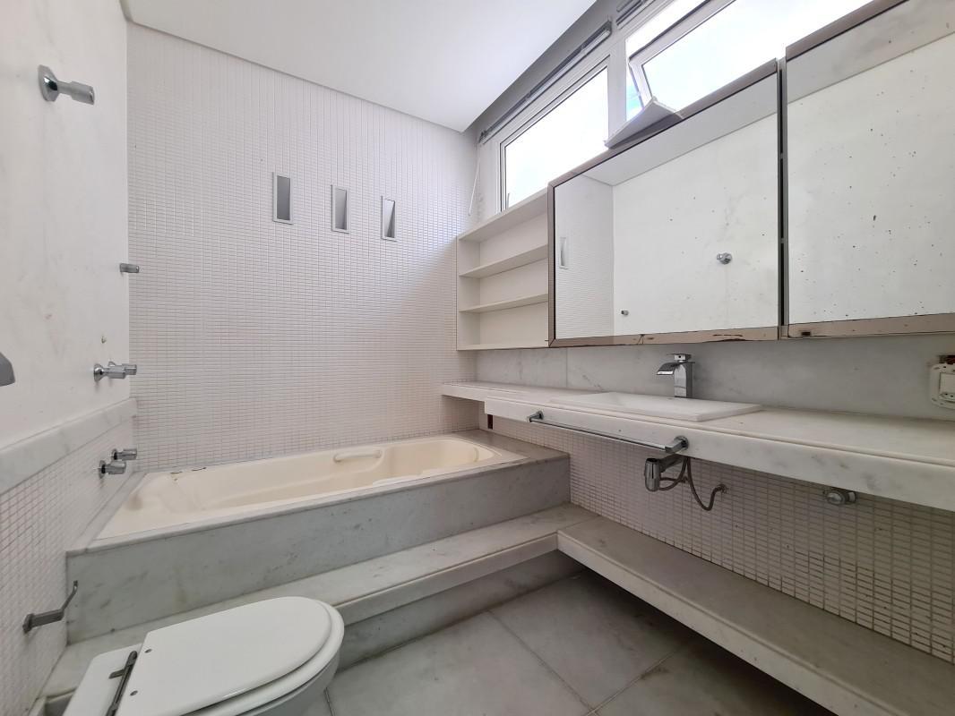 Casa, Gutierrez, 5 Quartos, 4 Vagas, 2 Suítes