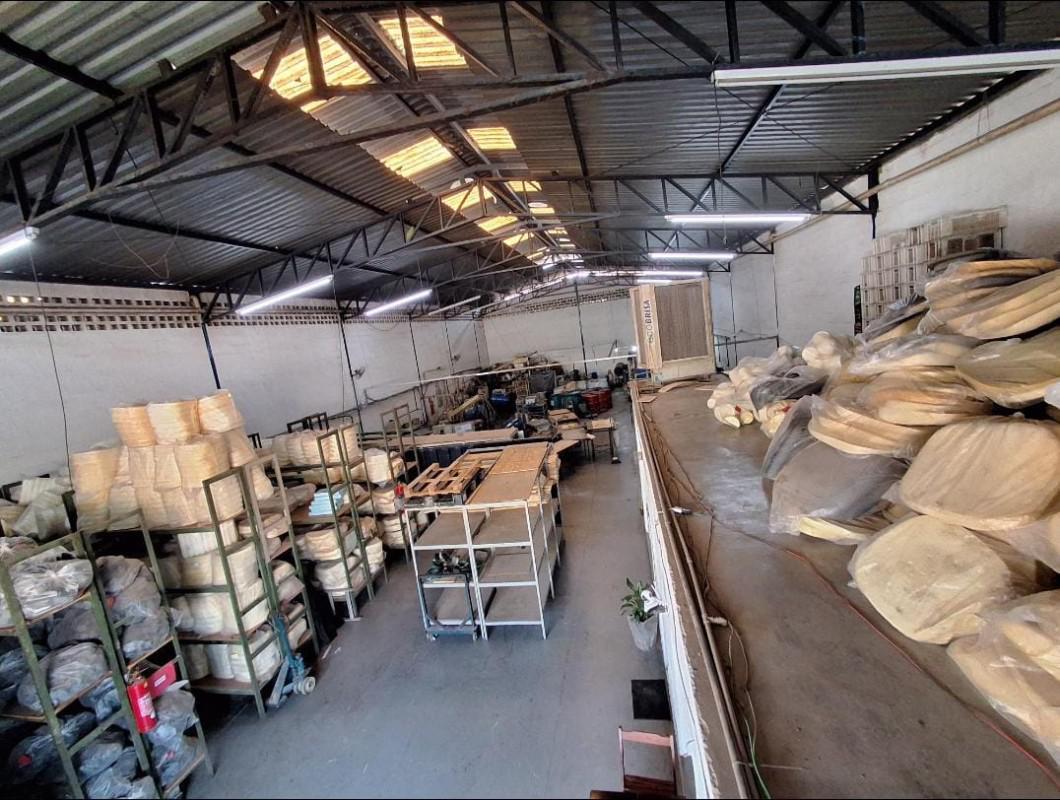 Galpão, Santa Terezinha, 0 Quarto, 0 Vaga