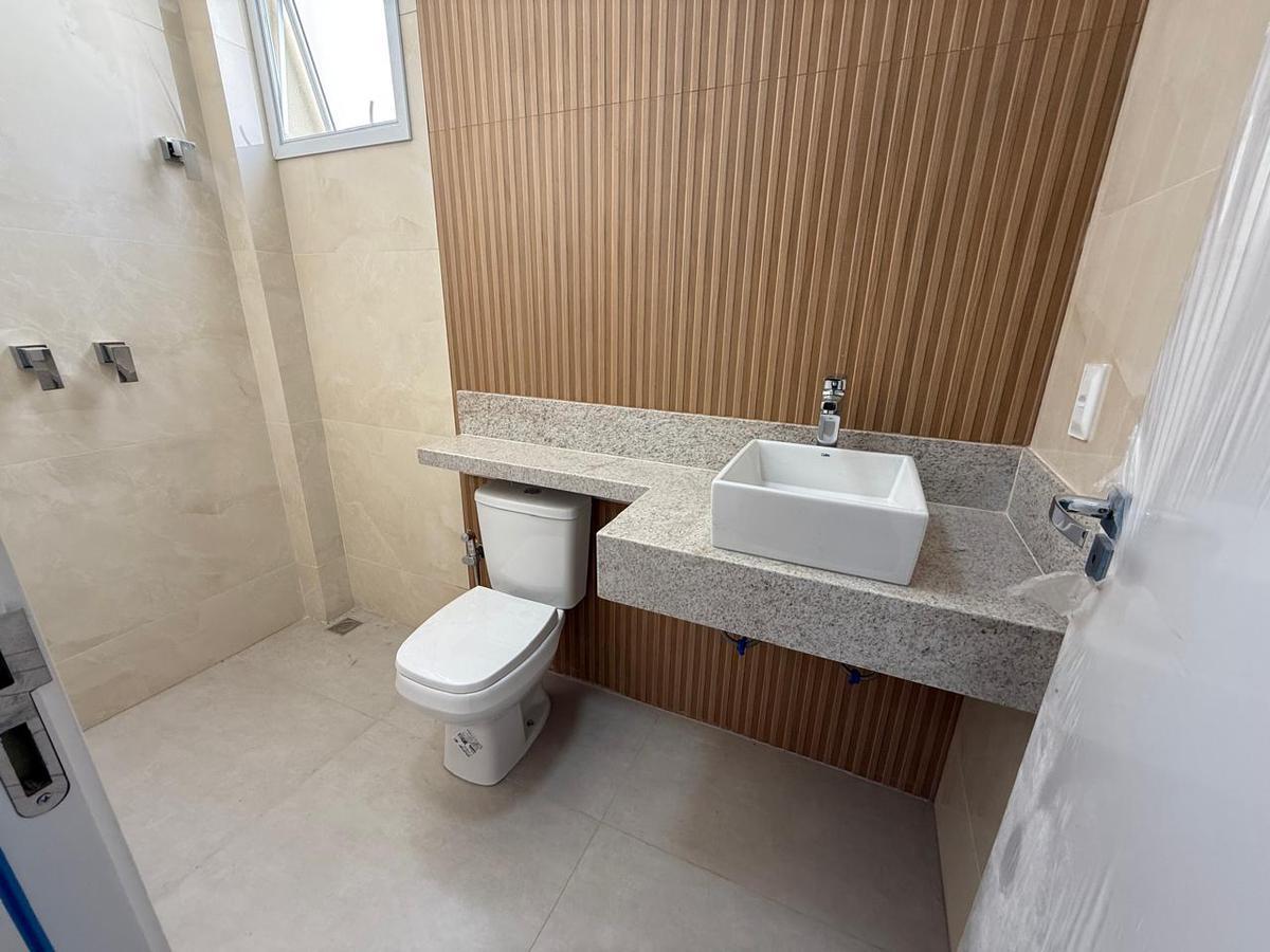 Casa, Nova Floresta, 4 Quartos, 3 Vagas, 2 Suítes