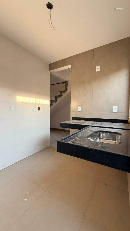 Casa, Novo Centro, 2 Quartos, 1 Vaga