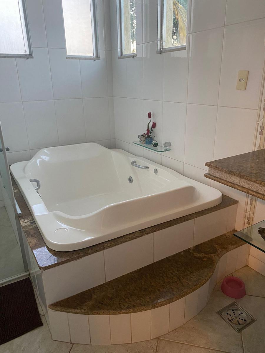 Casa, Castelo, 4 Quartos, 9 Vagas, 4 Suítes
