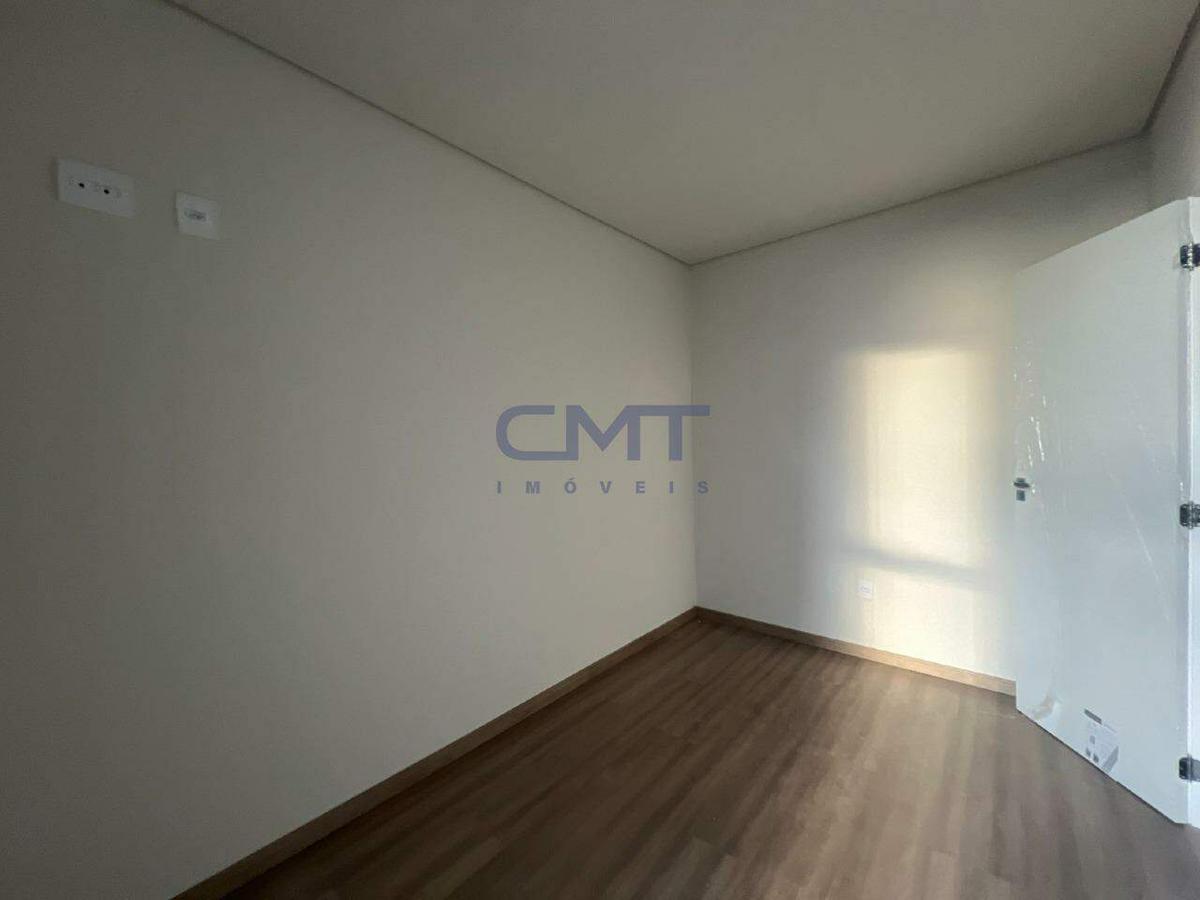 Casa, Estoril, 3 Quartos, 2 Vagas, 1 Suíte