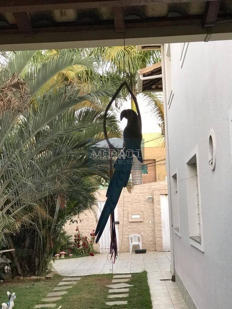 Casa, Cabral, 5 Quartos, 0 Vaga, 1 Suíte