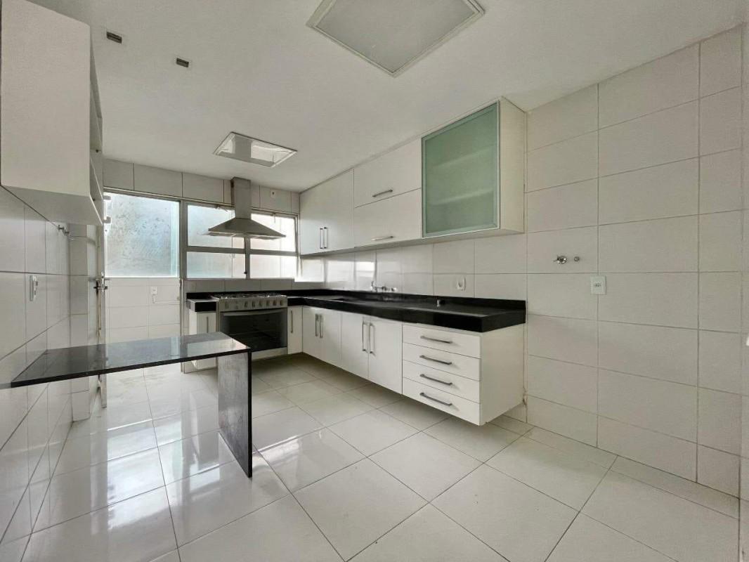 Apartamento, Vila Paris, 4 Quartos, 2 Vagas, 1 Suíte