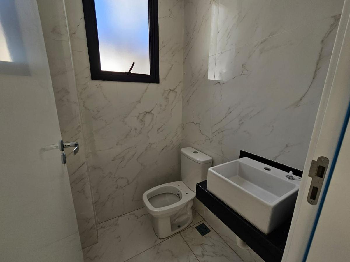 Casa, Santa Cruz, 3 Quartos, 4 Vagas, 1 Suíte